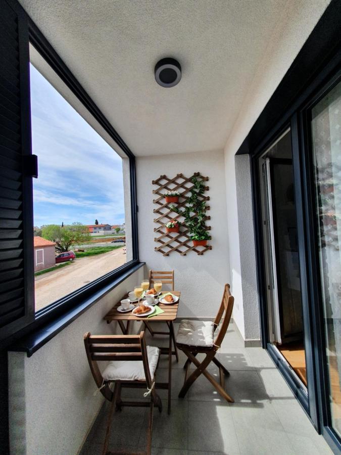 Апартаменти Apartament Mia Bella Пула Екстер'єр фото